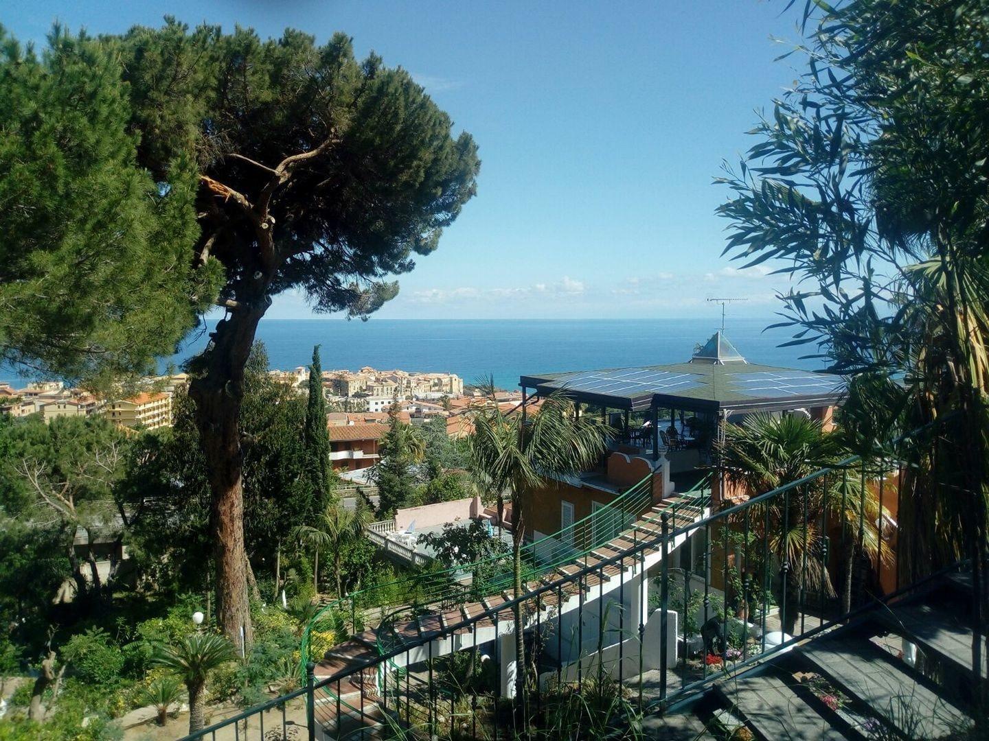 Varios Marchese d'Altavilla