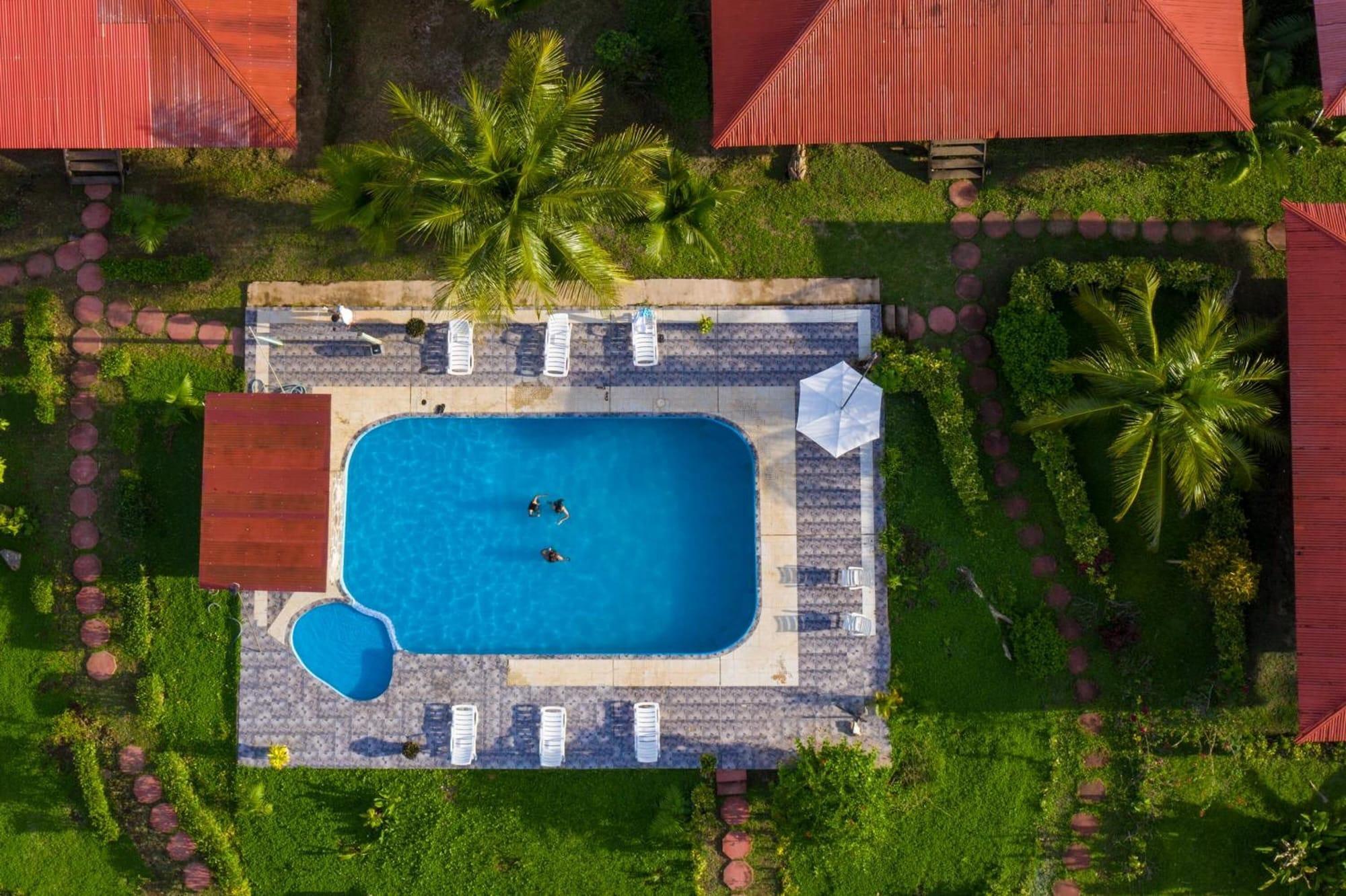 Vista Piscina Monte Amazonico Lodge