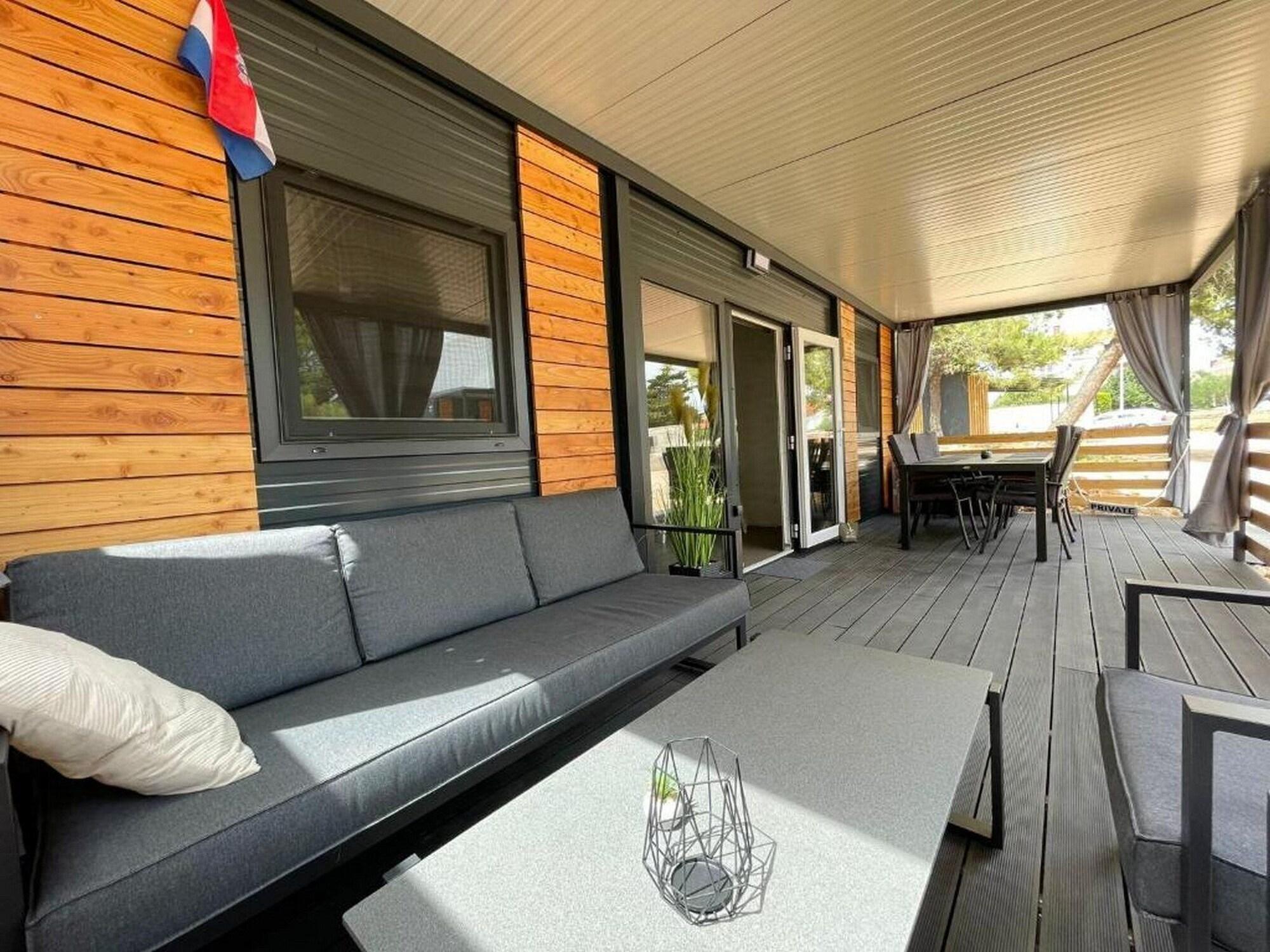 Vista Exterior D&I Mobile Home