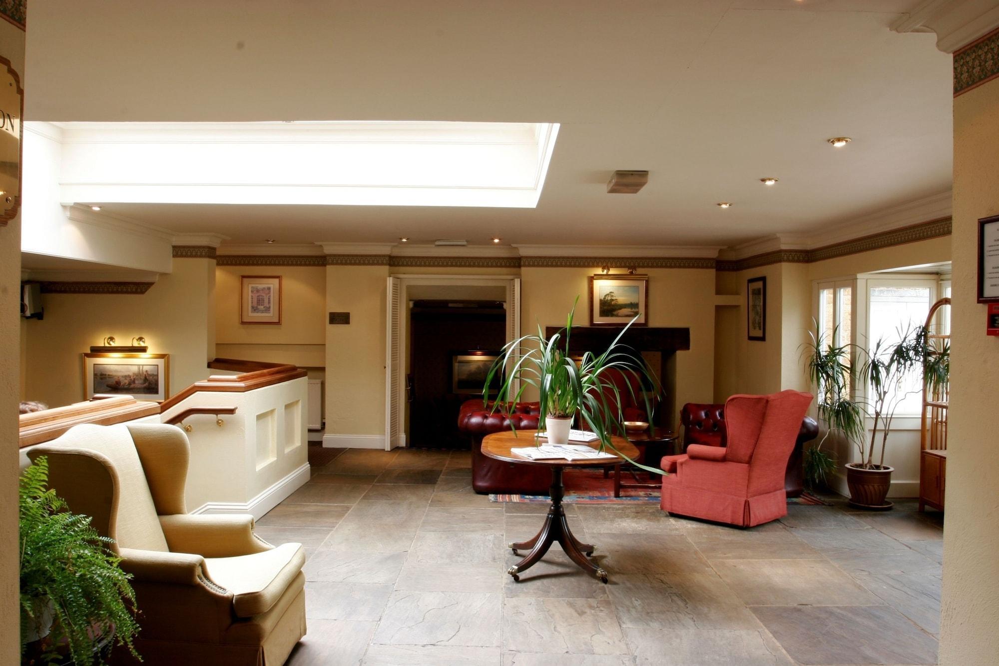 Vista Lobby Lifeboat Inn