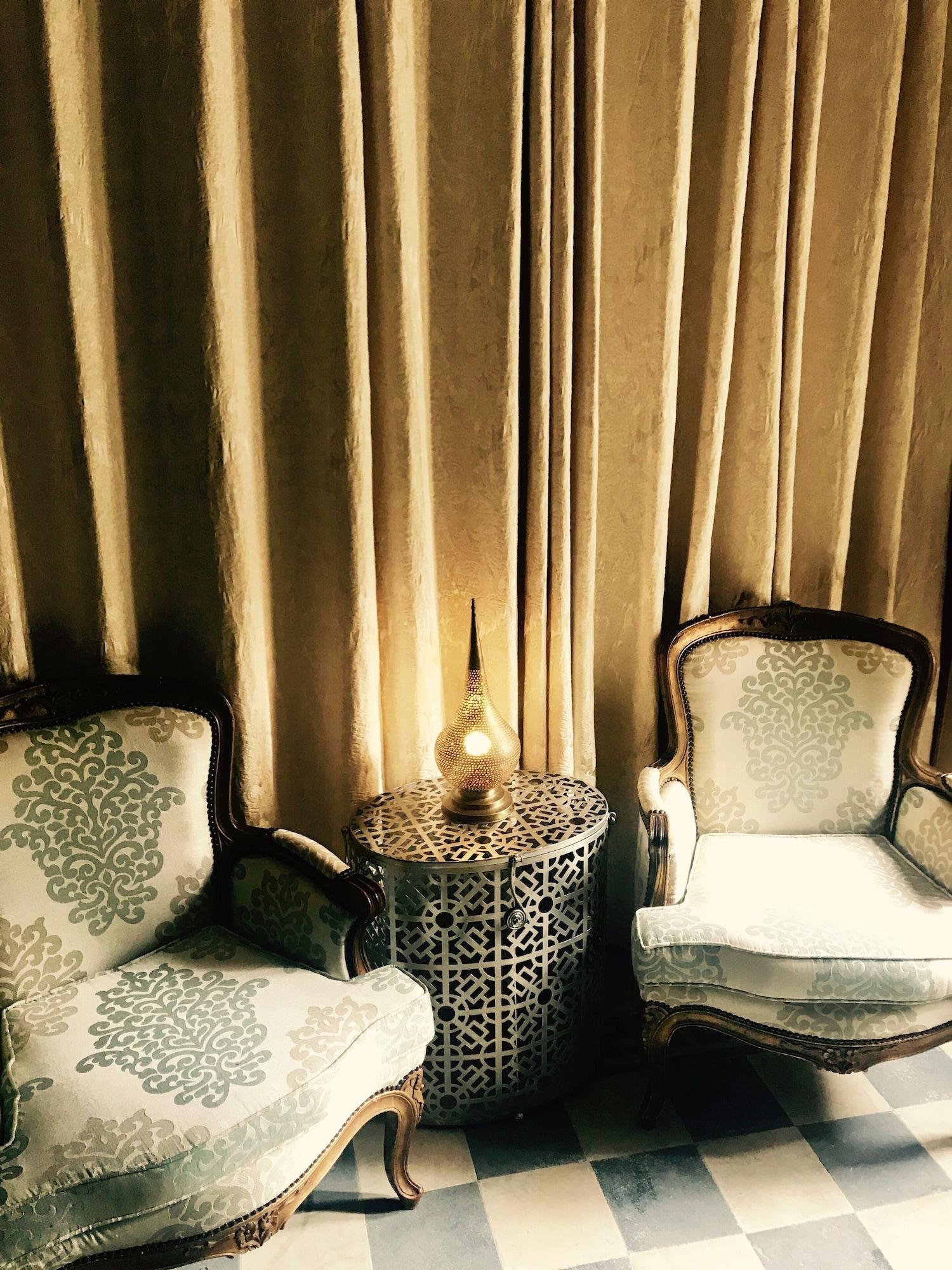 Vista Lobby LUXa Charmhouse Hotel
