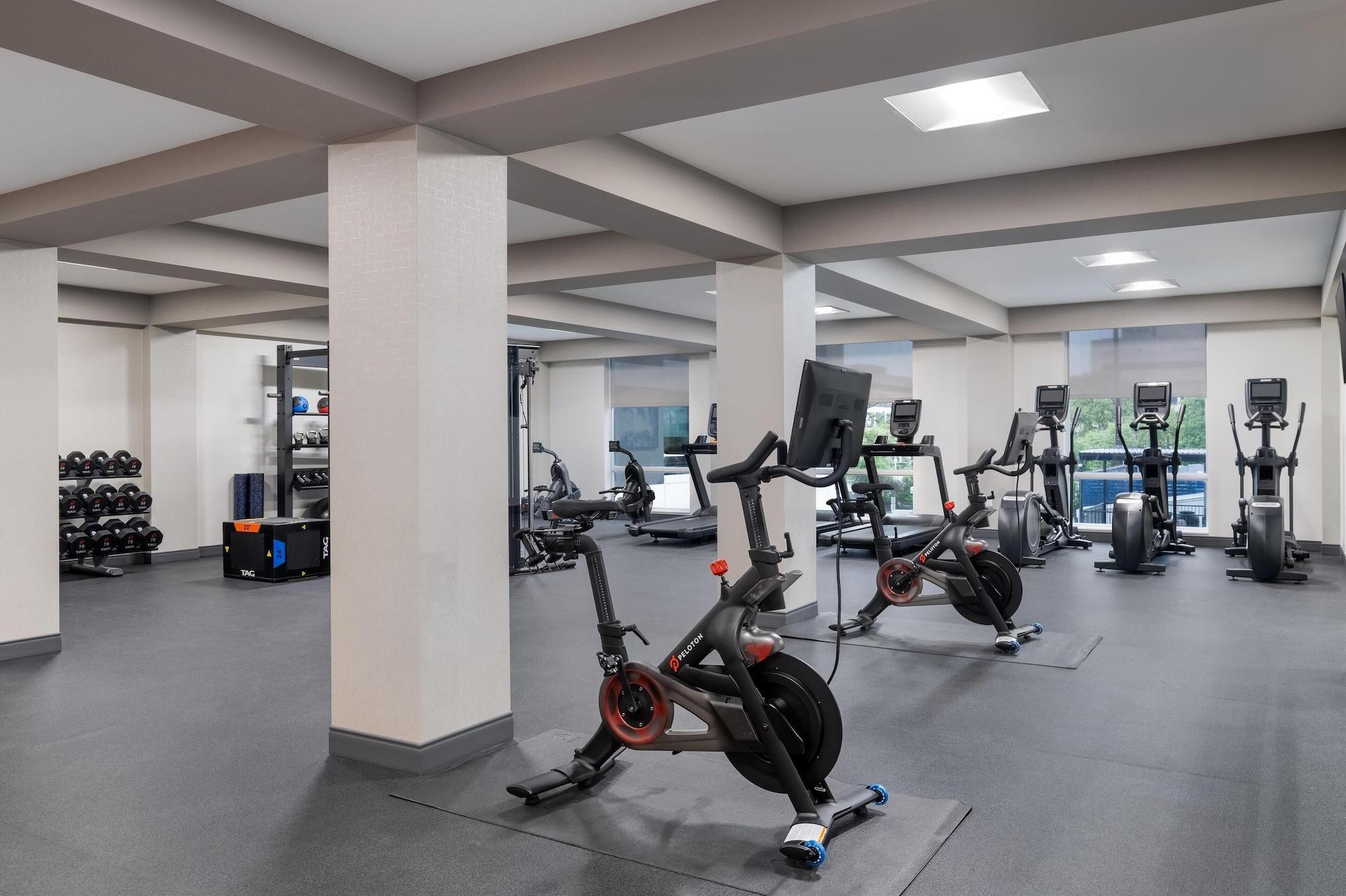 Gimnasio Tru by Hilton Houston Downtown Convention Center