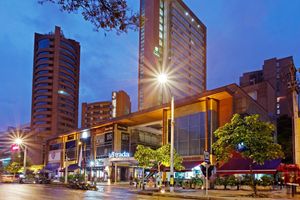 Alojamiento - Holiday Inn Express & Suites Medellin
