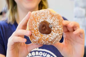 Actividad - Vancouver Downtown & Gastown Donut Tour