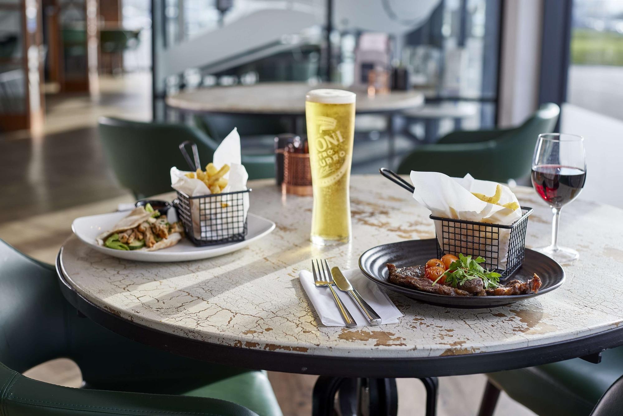 Restaurant Hampton by Hilton Humberside Airport