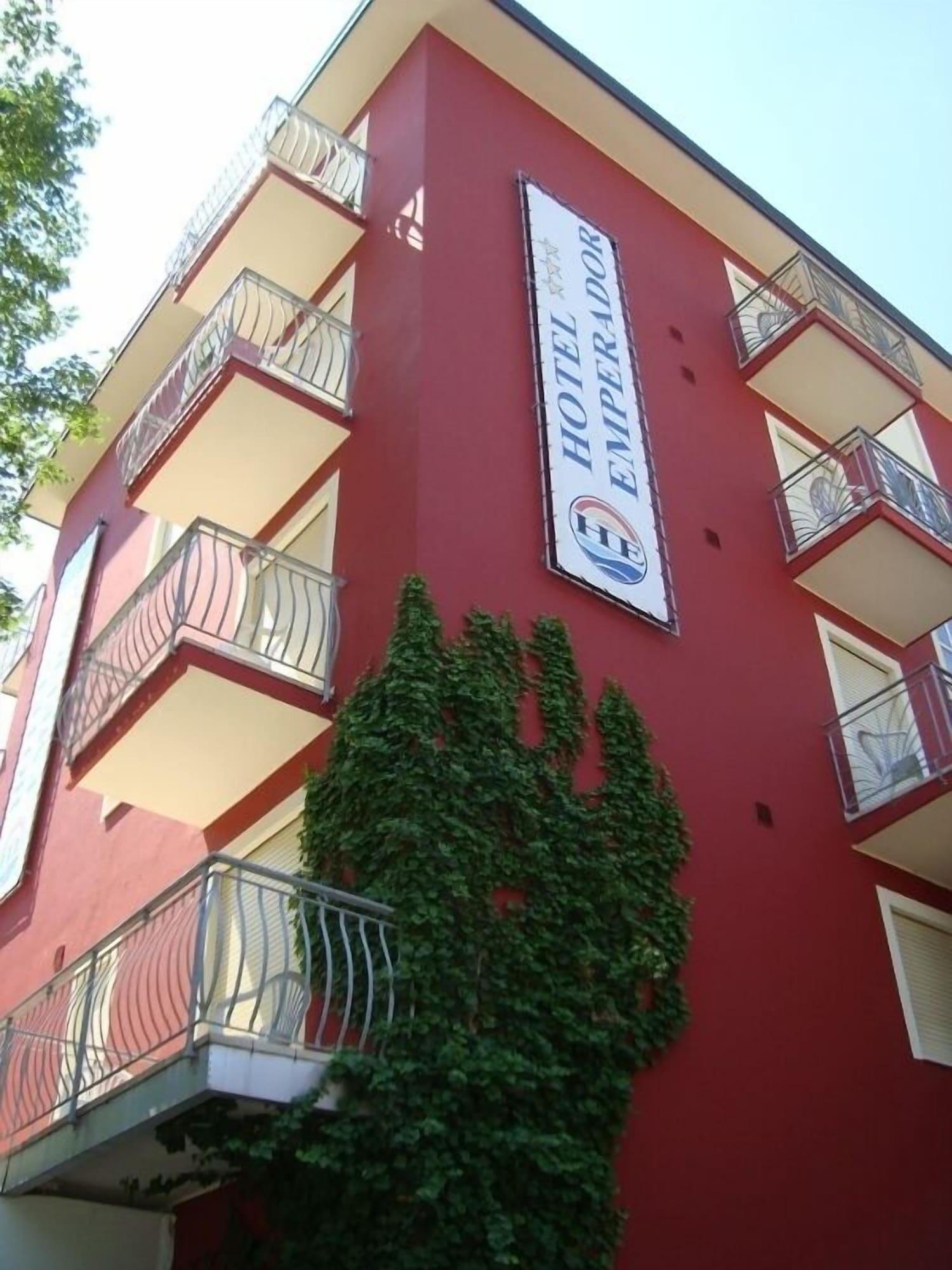 Varios Hotel Emperador