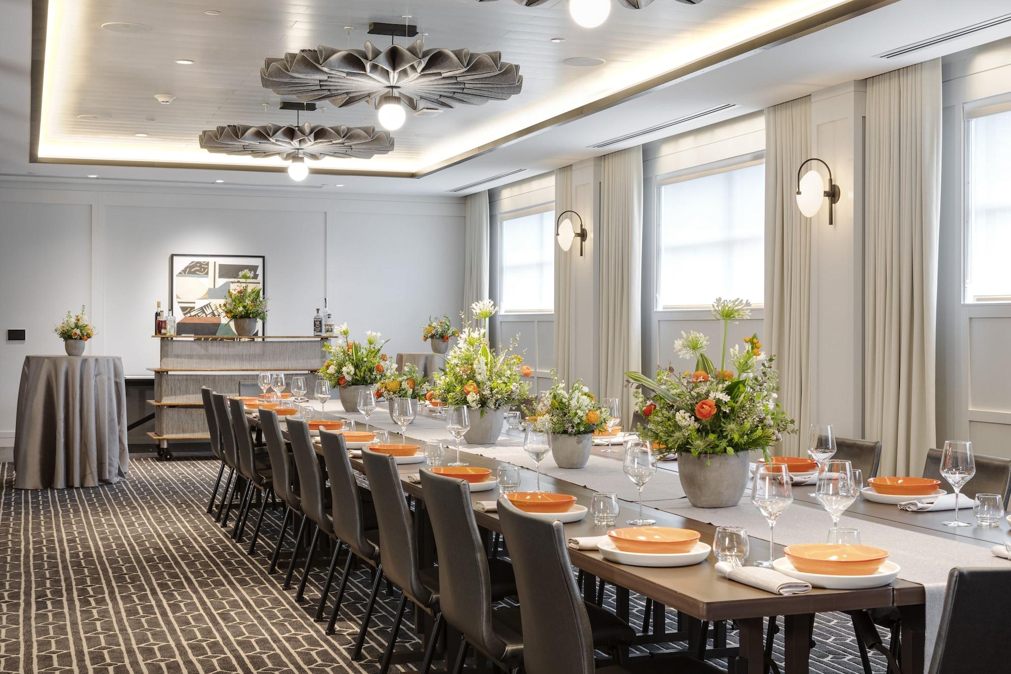 Sala de Reuniones Canopy by Hilton Portland Waterfront