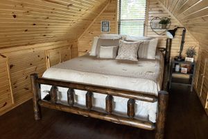 Alquiler Vacacional - Treehouse/cabin with an amazing view of Mount Magazine