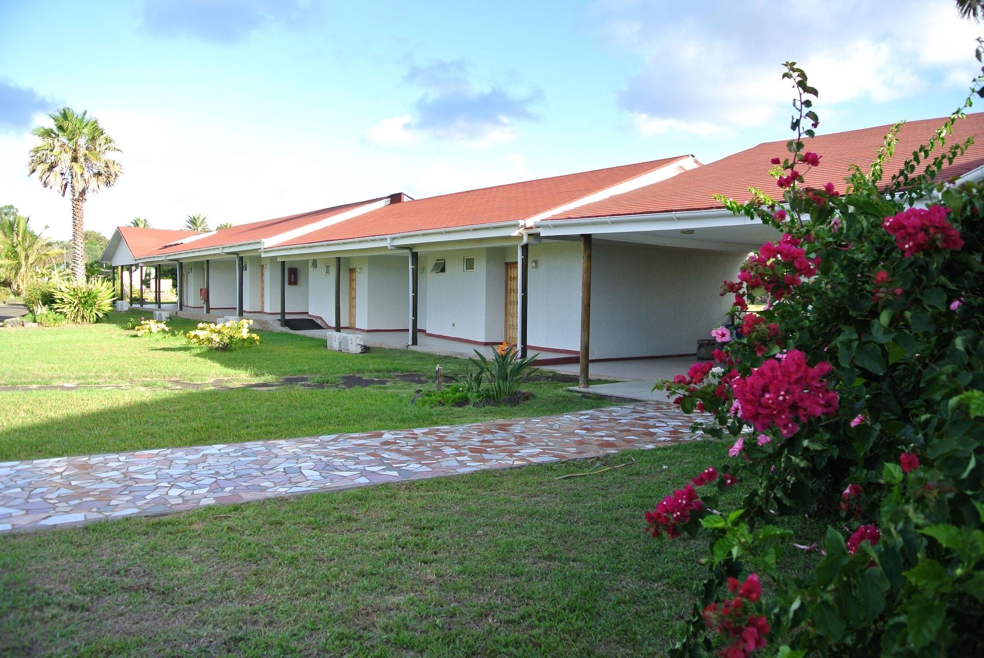 Vista Exterior Iorana Hotel