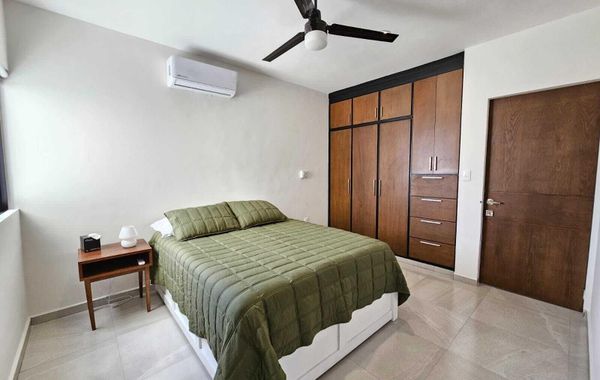 Las Hadas: City Condo with Roof-Top Pool and View - Hoteles cerca de Playa Isla de la Piedra en Mazatlán