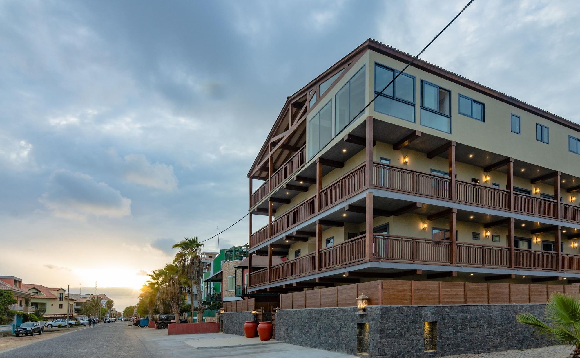 Vista Exterior Angulo House