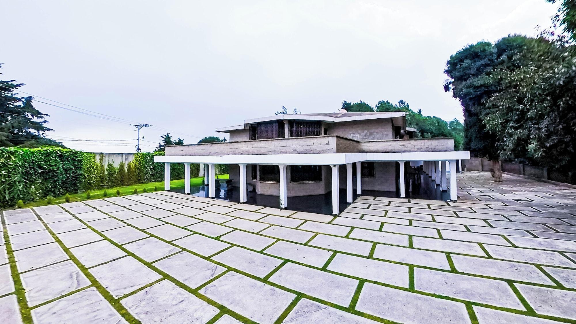 Vista Exterior ONE Luxury Events & Lodging