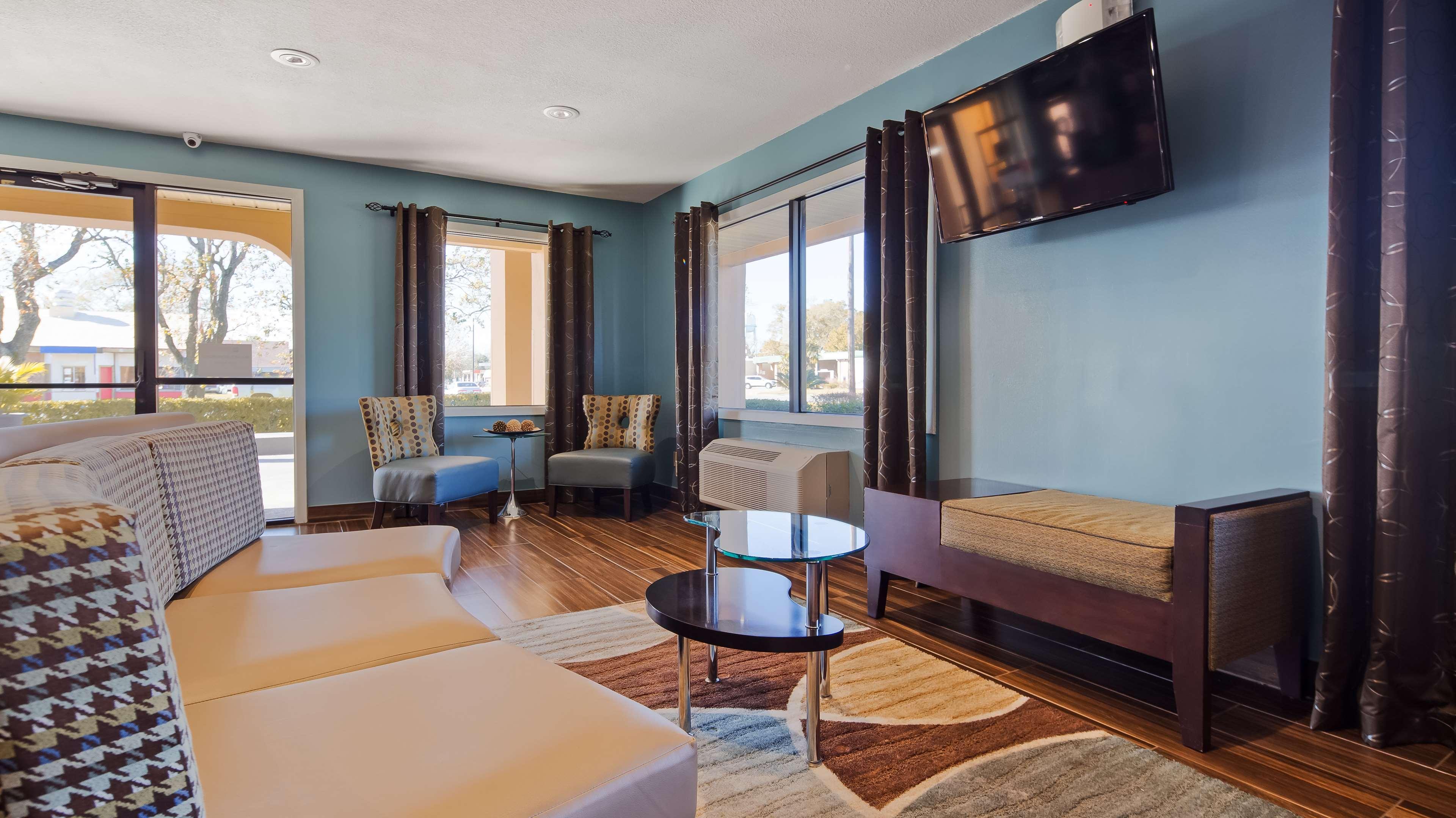 Vista Lobby Best Western Eunice