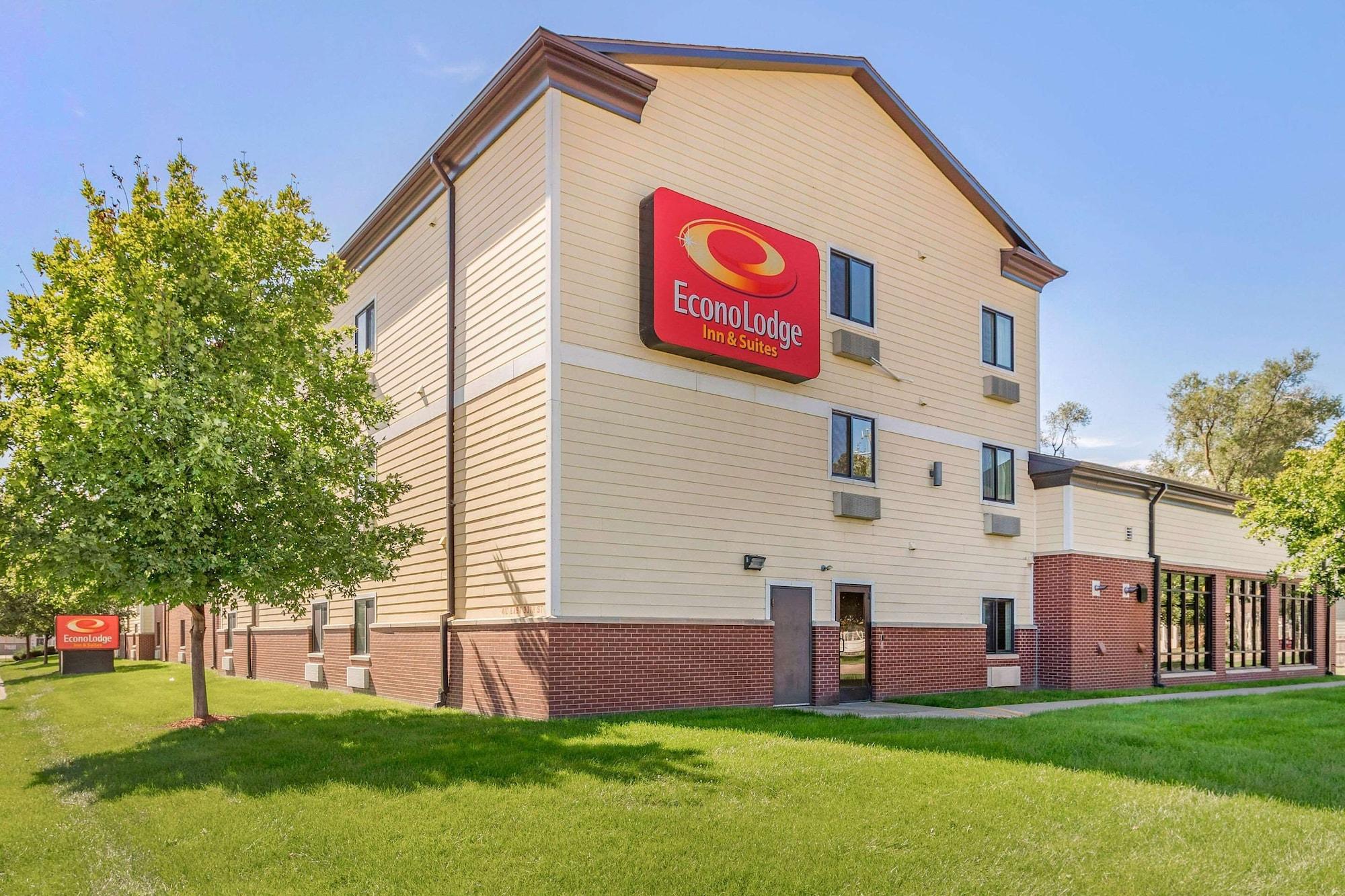 Varios Econo Lodge Inn & Suites Fairgrounds