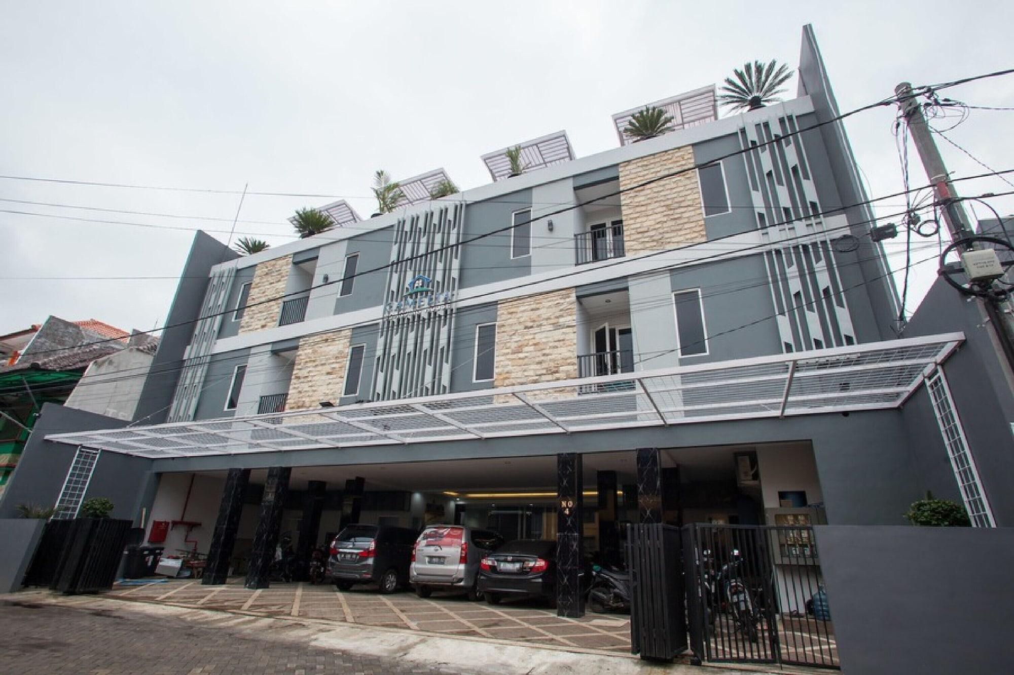 Varios RedDoorz Plus near Politeknik Negeri Malang