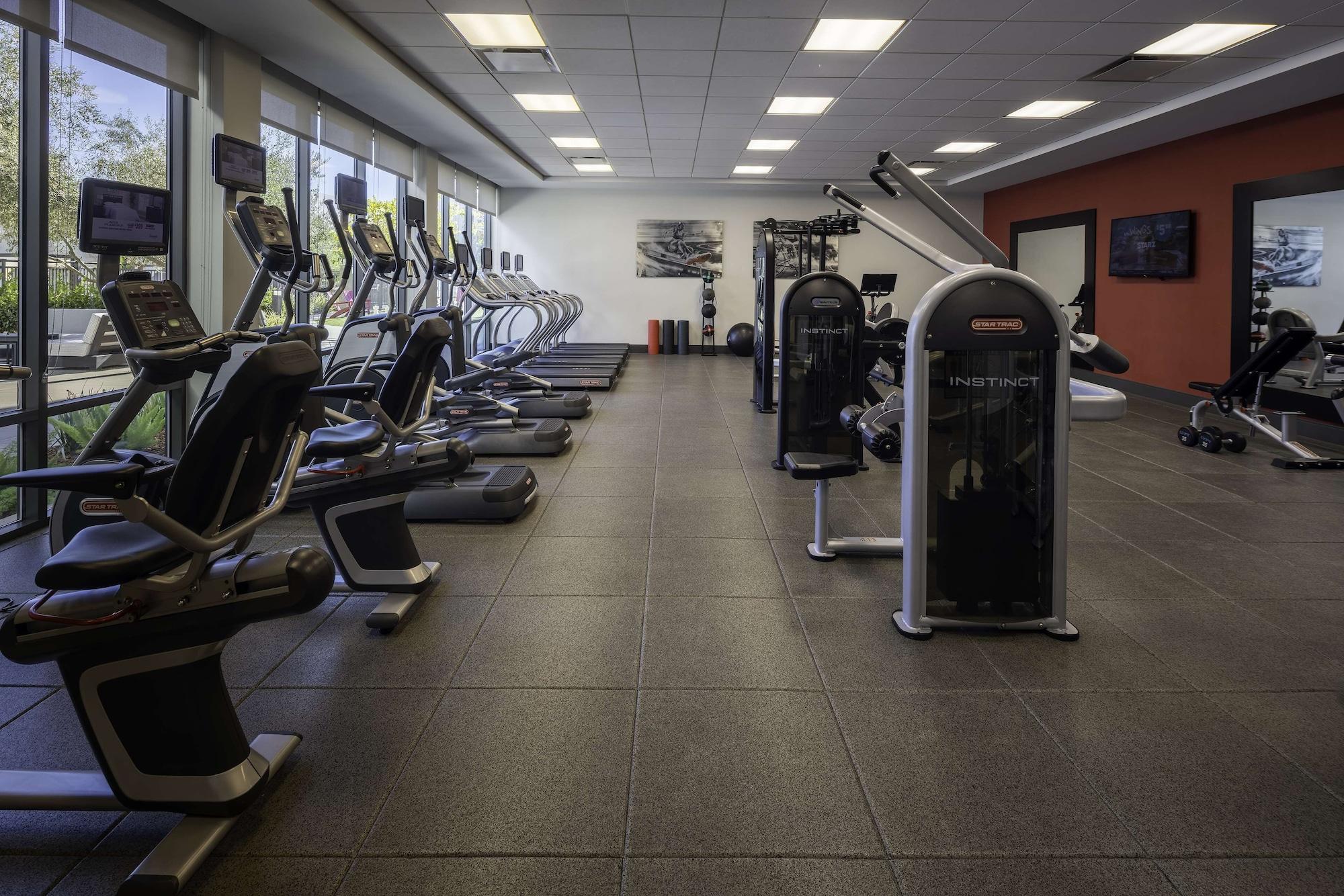 Gimnasio Hampton Inn Long Beach Airport