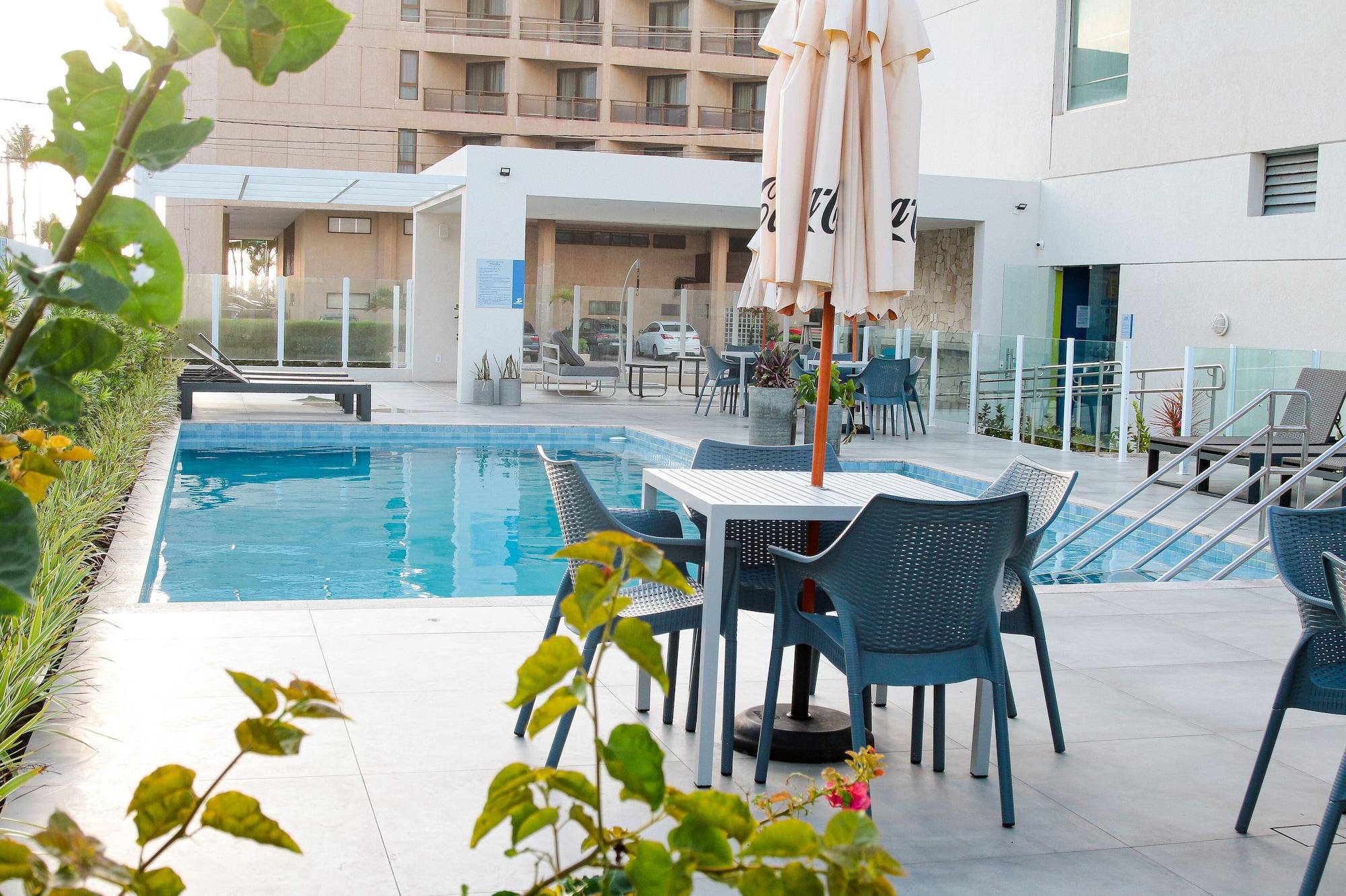 Vista Piscina Celi Connect Hotel Orla Aracaju