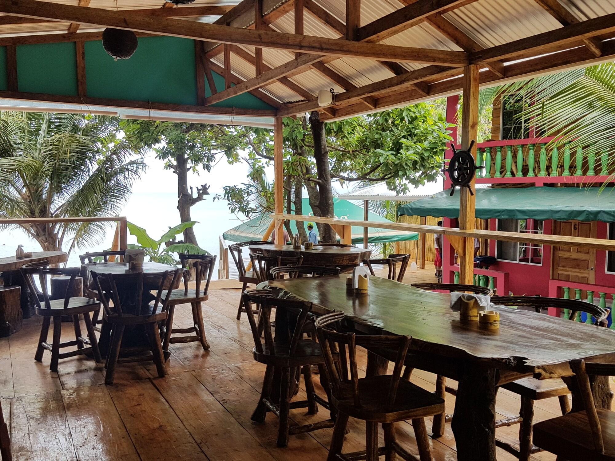 Restaurant Las Palmeras Beachfront Hotel