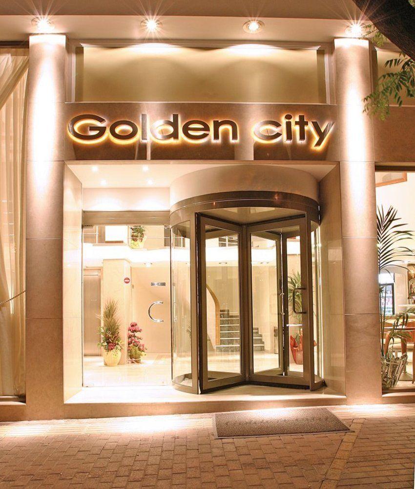 Vista da fachada Golden City Hotel
