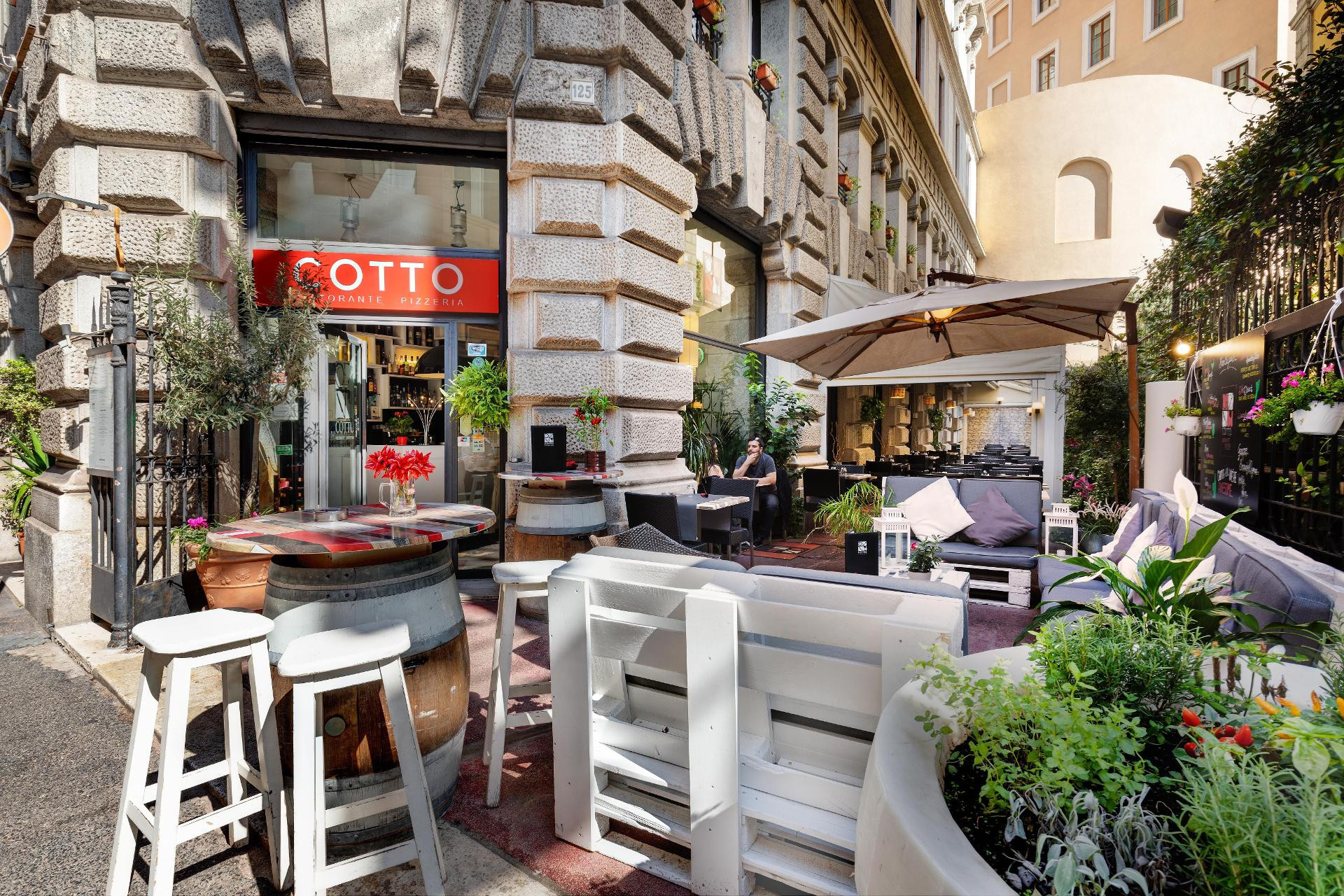 Restaurant Dharma Luxury Hotel