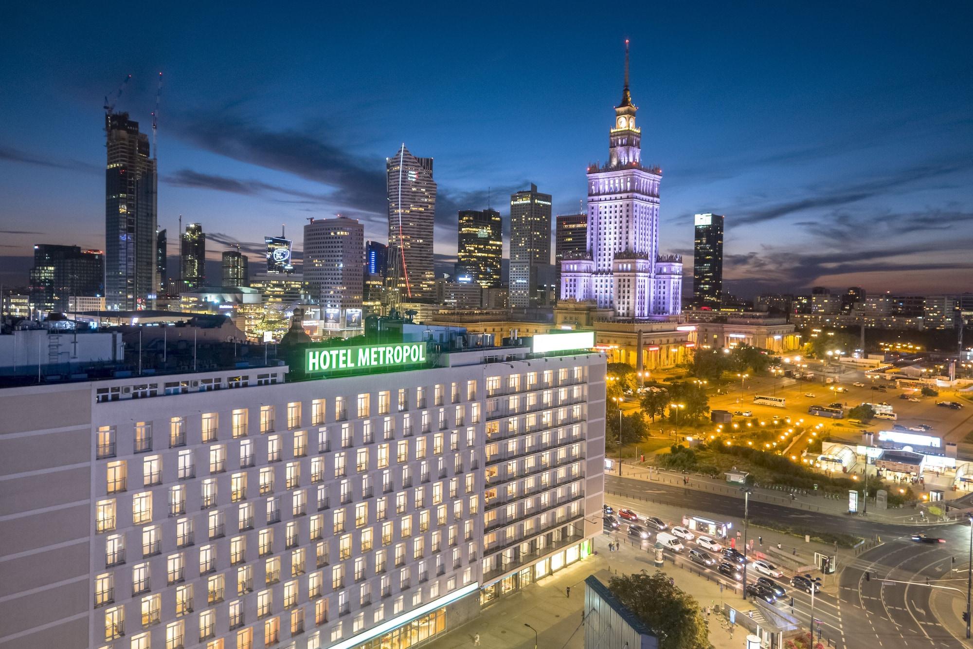 Varios Metropol Hotel
