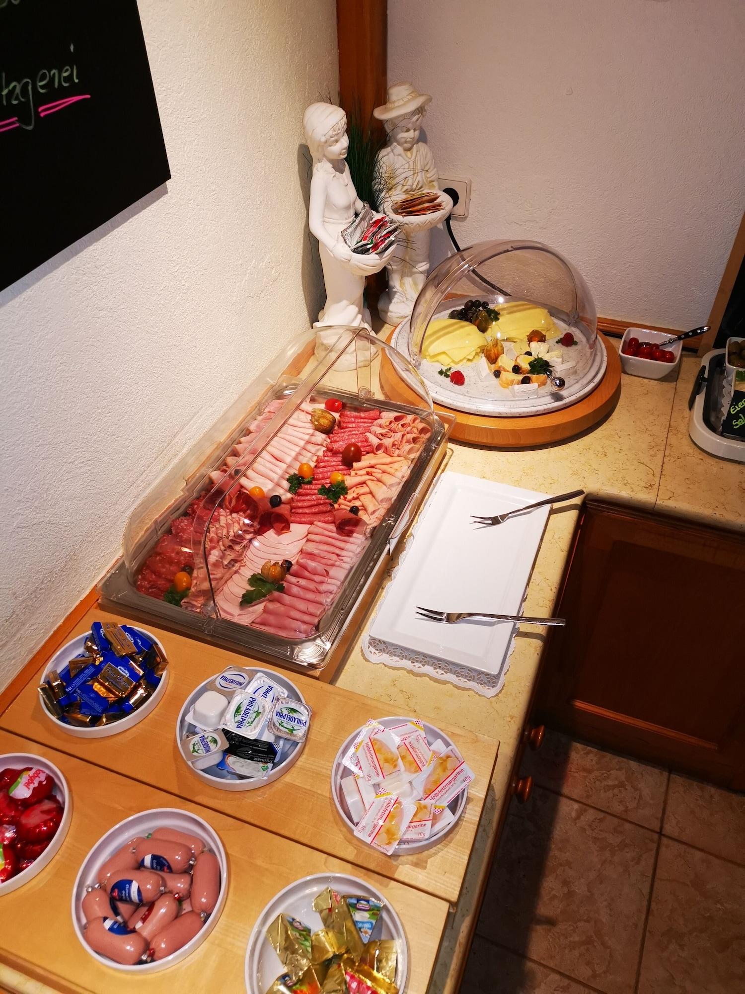 Restaurant Apart Business Hotel