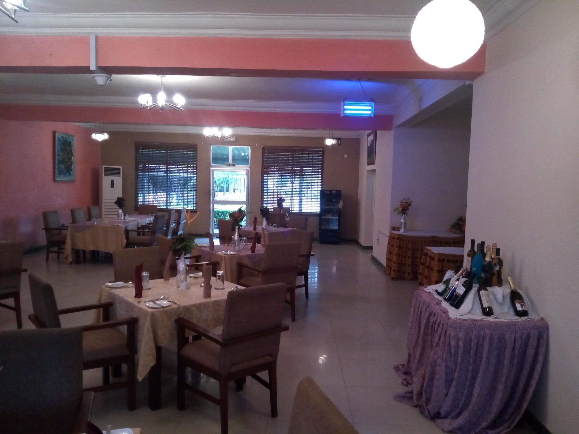 Restaurant Axari Hotel & Suites