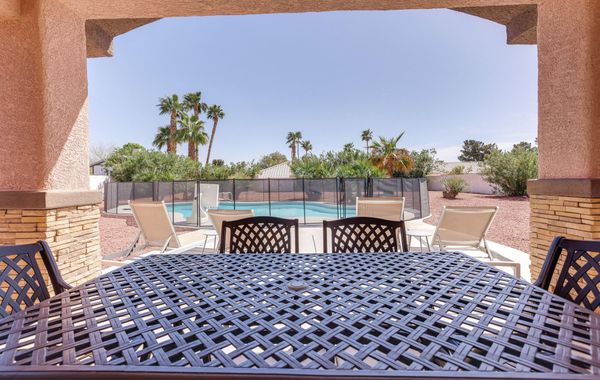Updated Las Vegas House: Patio & Solar Heated Pool - Hoteles de lujo en Las Vegas, Nevada