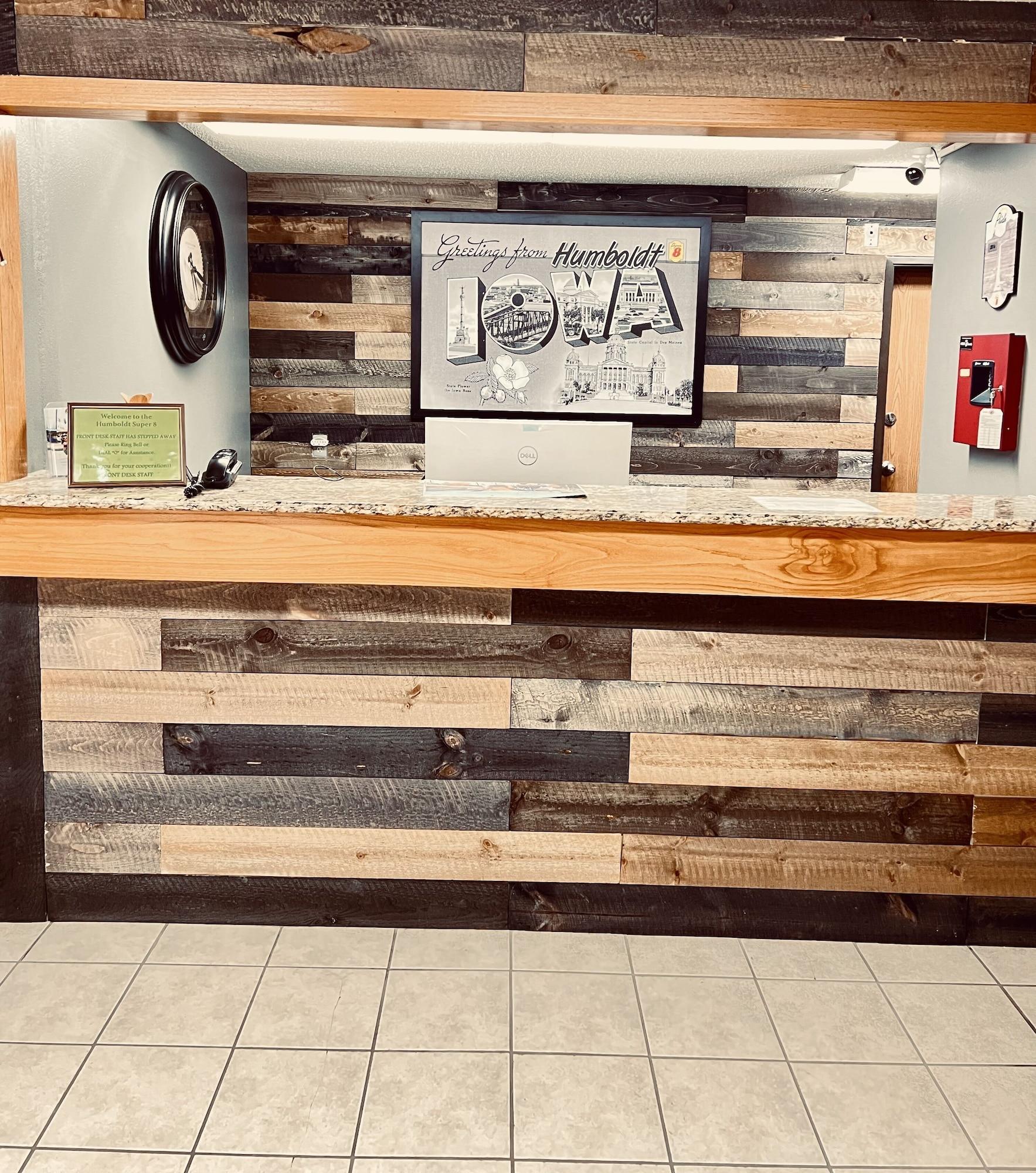 Vista Lobby Super 8 Humboldt IA