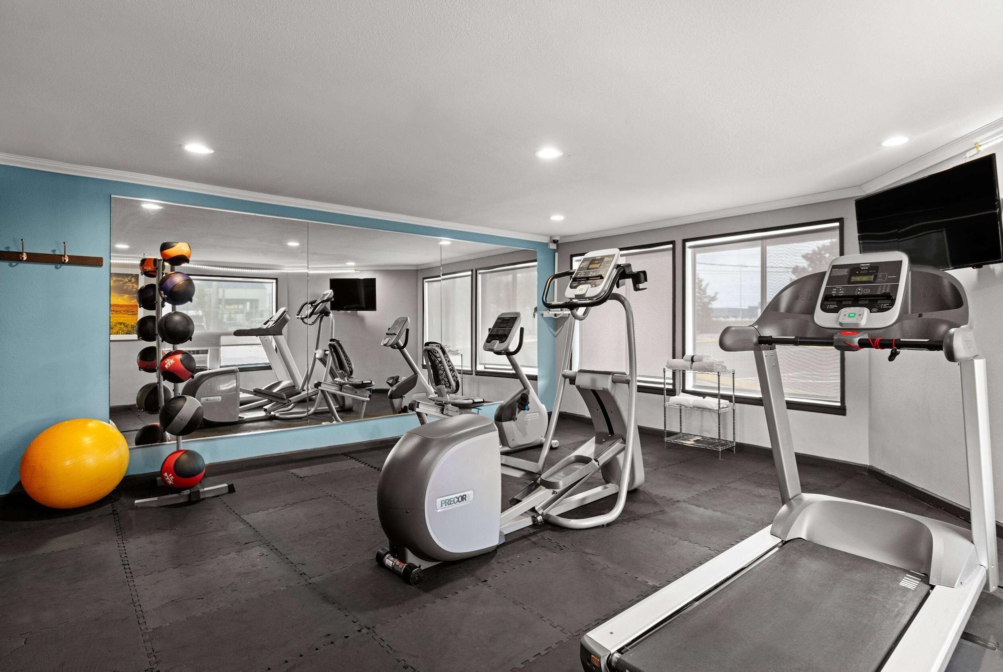 Gimnasio Days Inn by Wyndham Lakewood South Tacoma