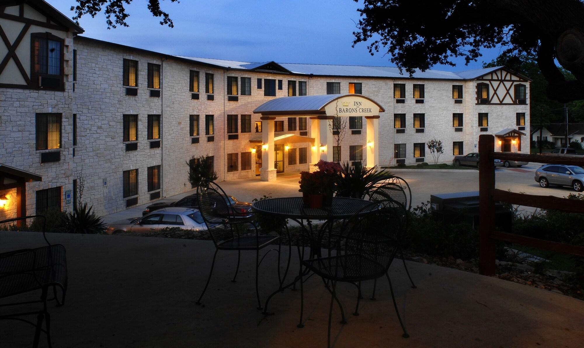 Vista Exterior Inn On Barons Creek