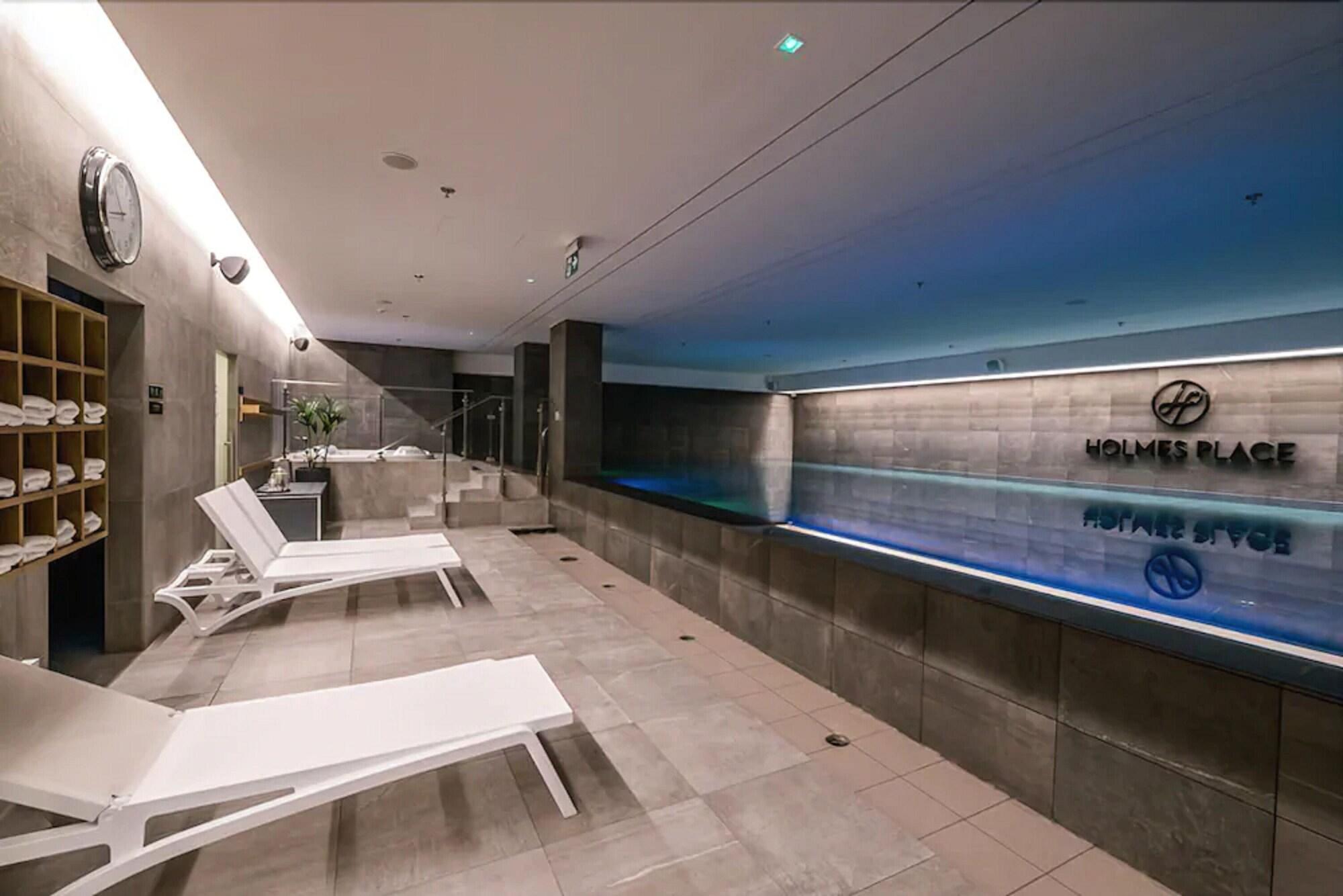 Vista Piscina Absynt Apart Ovo