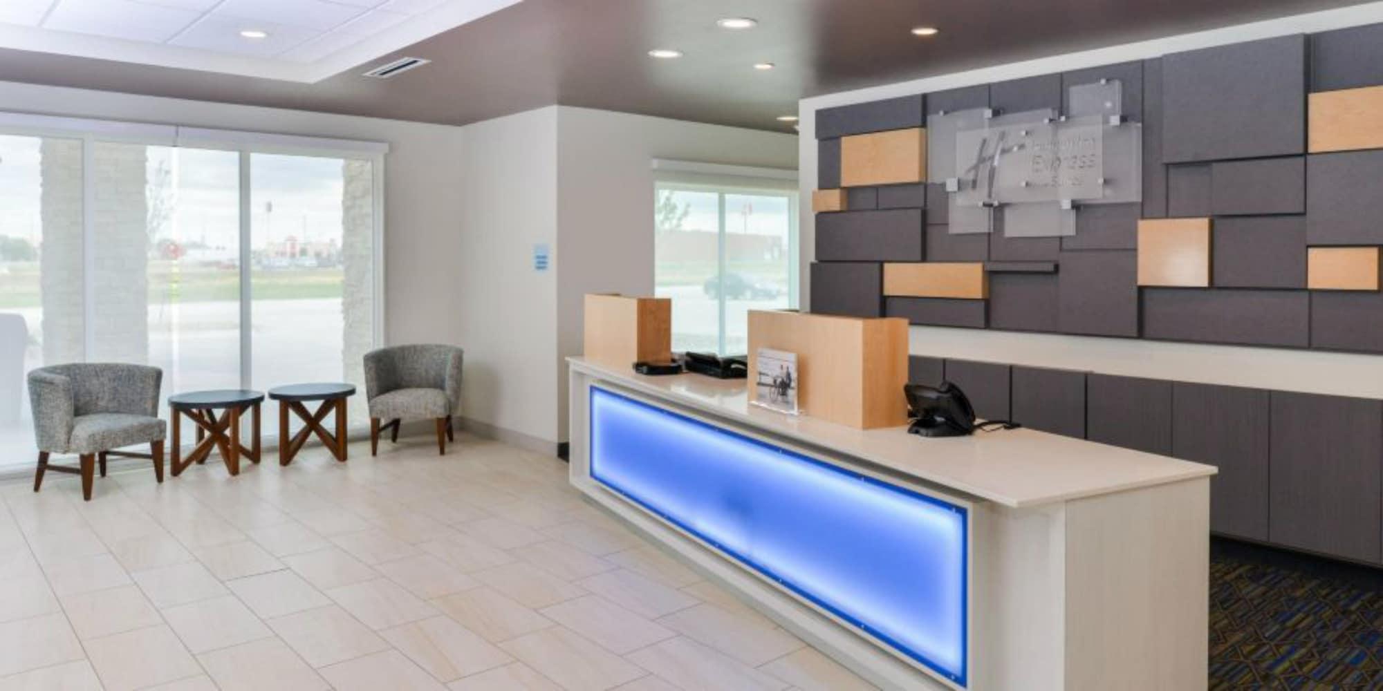 Vista Exterior Holiday Inn Express Alliance by IHG