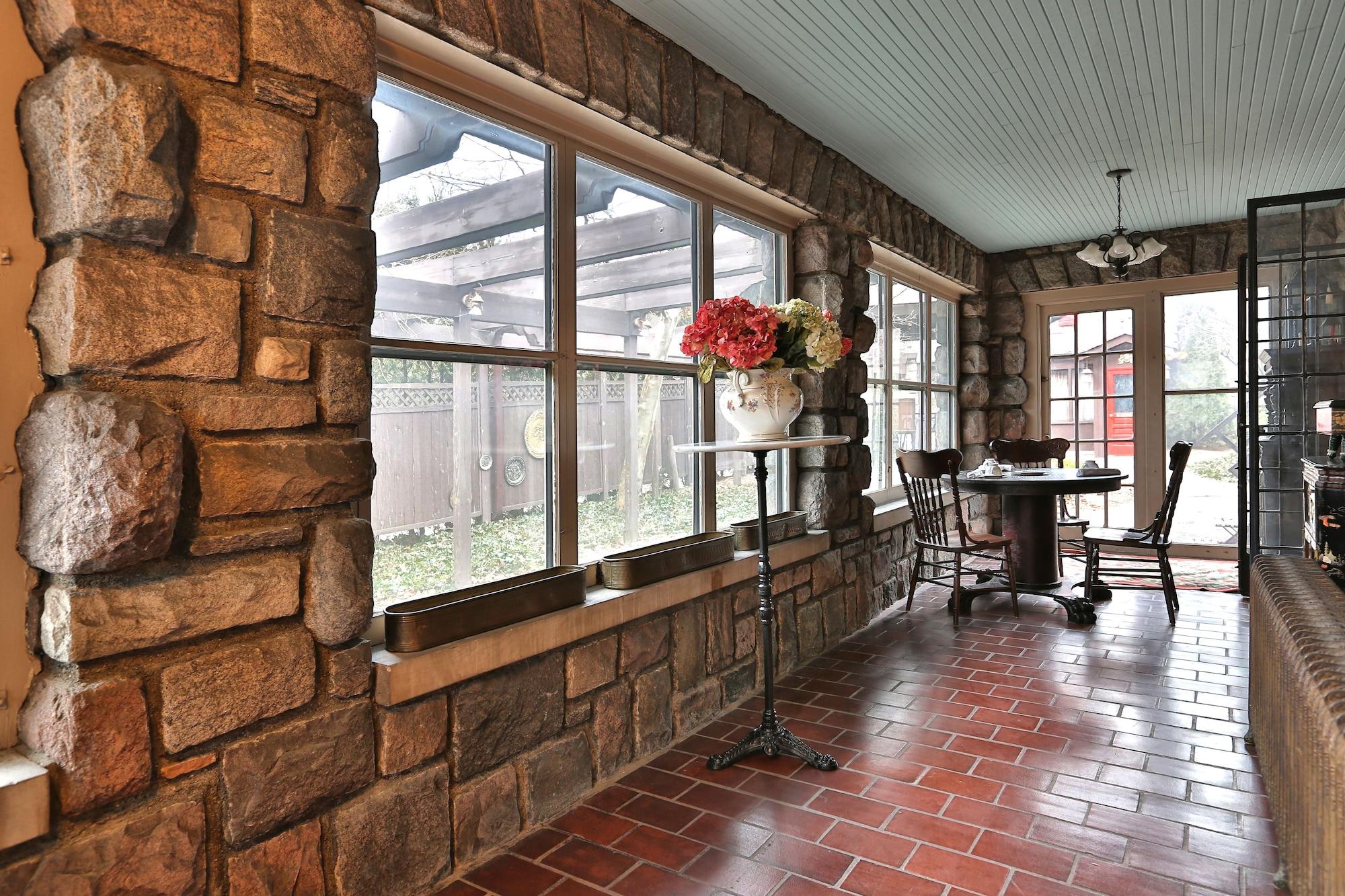 Restaurant Stone Chalet B&B Inn and Event Center