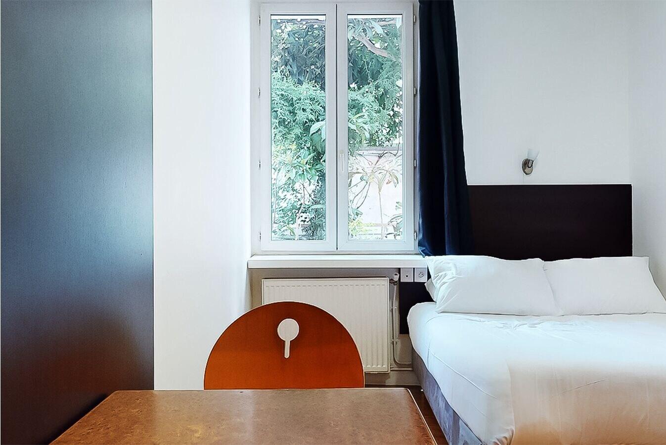 Varios Hotel de Menilmontant