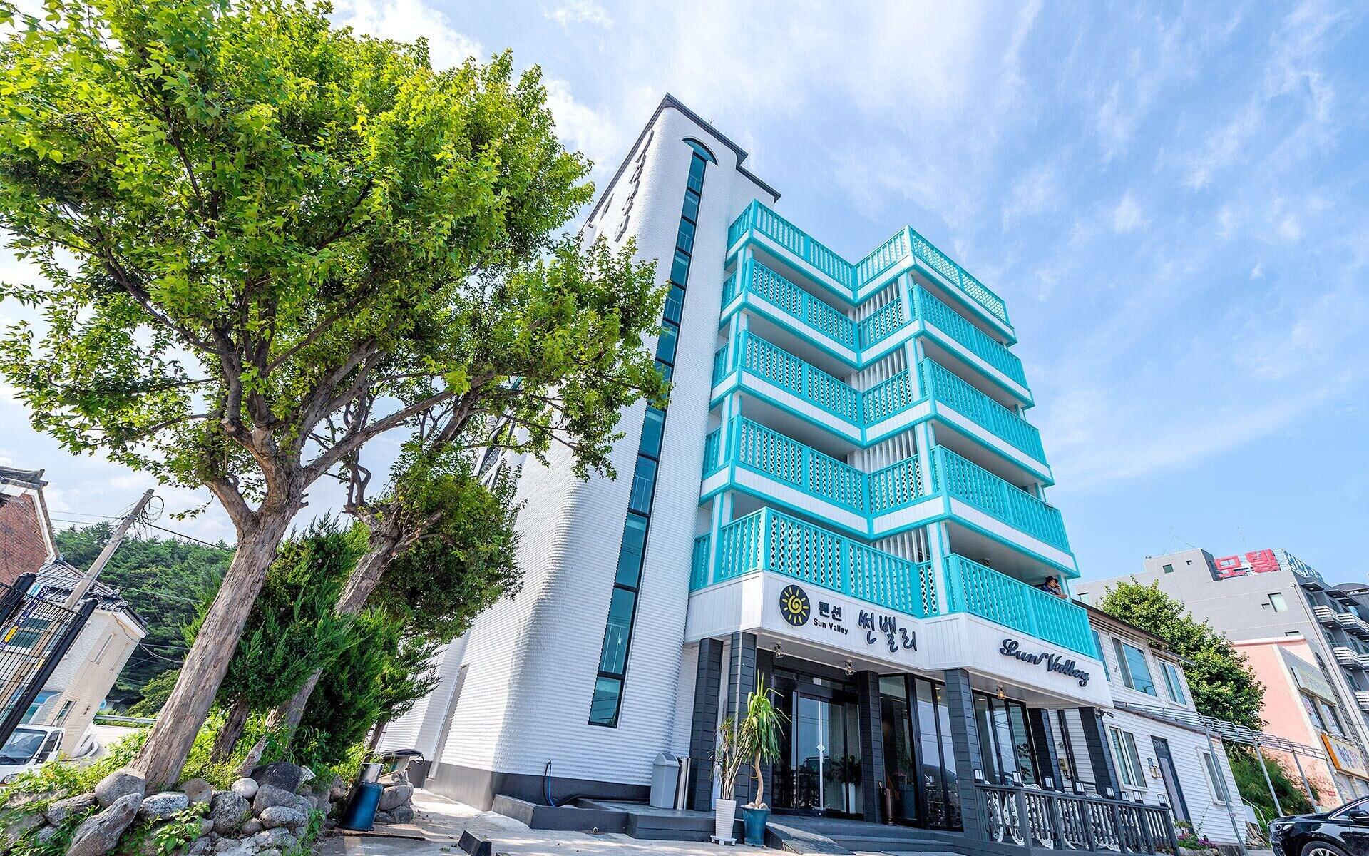 Vista Exterior Sun Valley Pension