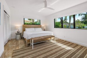 Alquiler Vacacional - Yacht Harbor Oasis: Beach Bliss with Private Pool