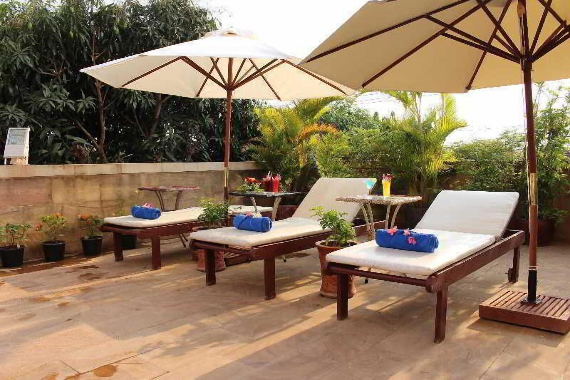 Vista Piscina Blue River Hotel