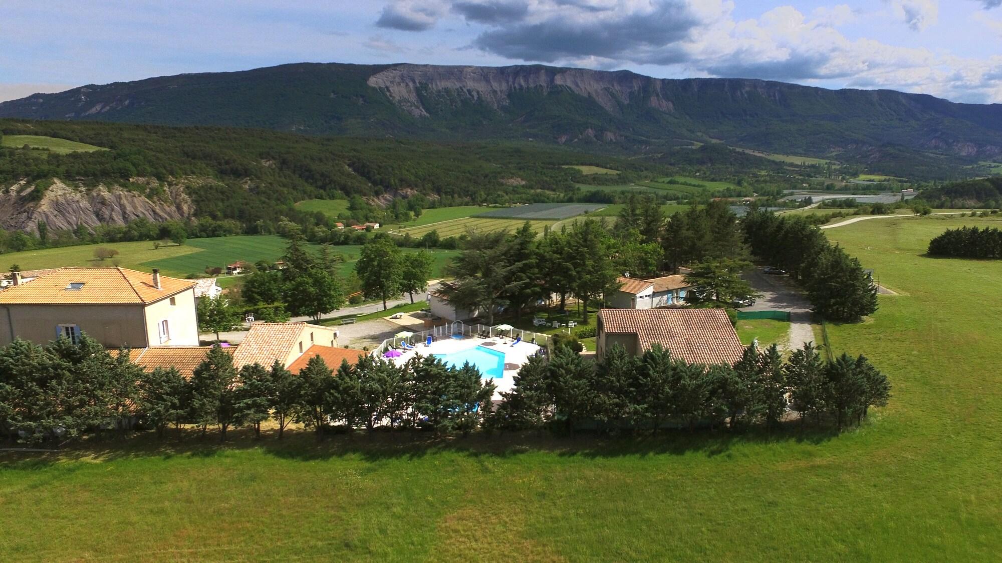 Vista Exterior VVF Haute Provence, Lagrand