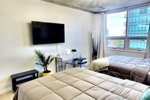 Alquiler Vacacional - Beautiful 2BD/2BTH in Miami W/FREE Parking!