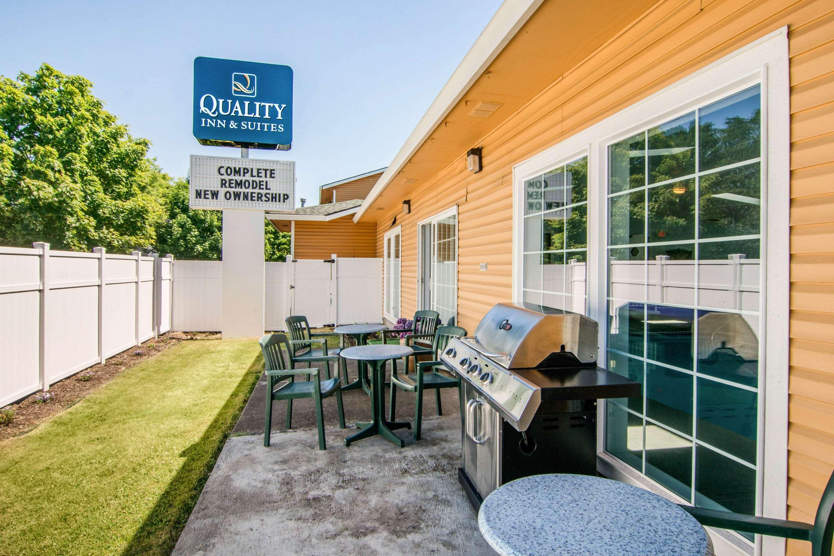 Vista Exterior Quality Inn & Suites - Albany, OR