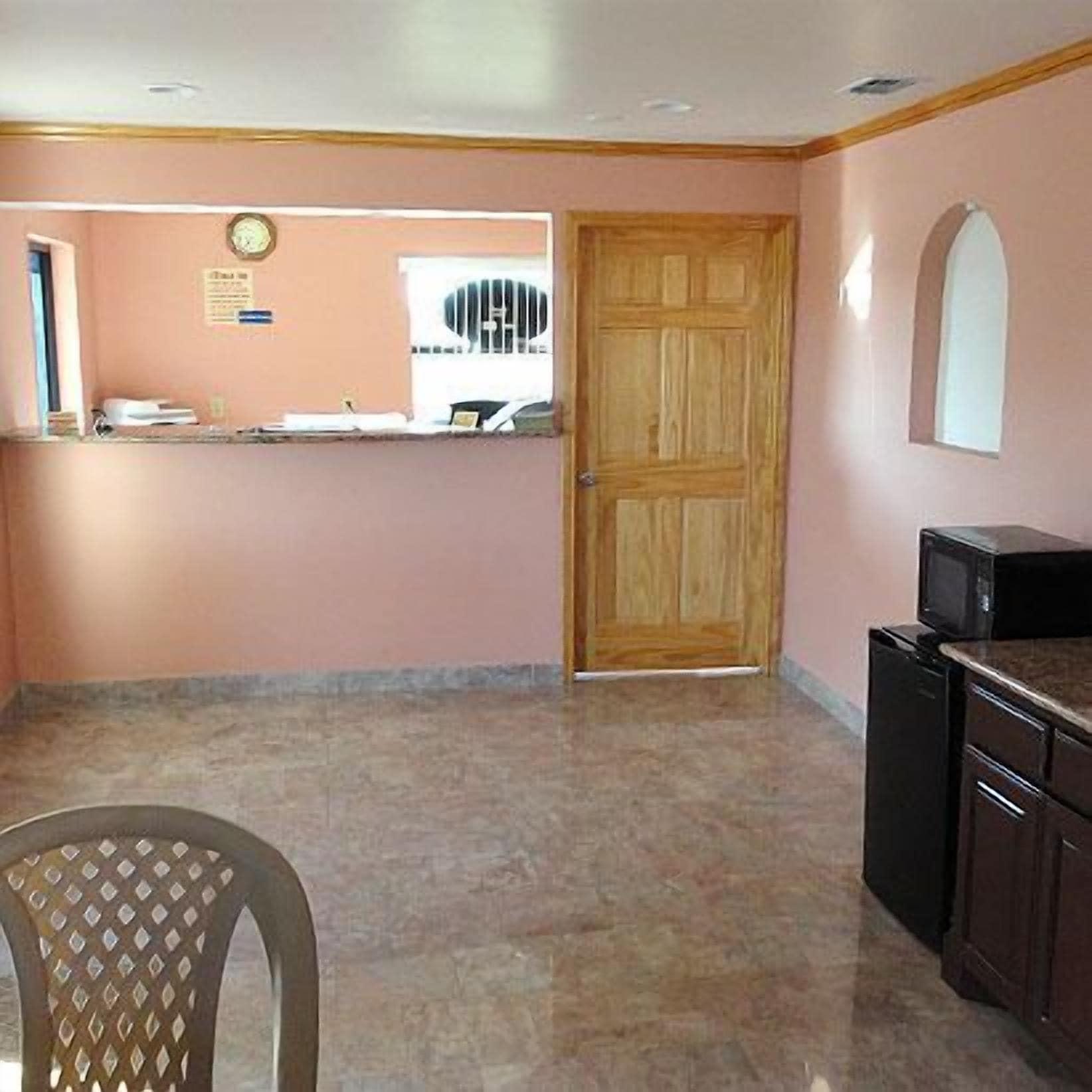 Vista Lobby Budget Inn