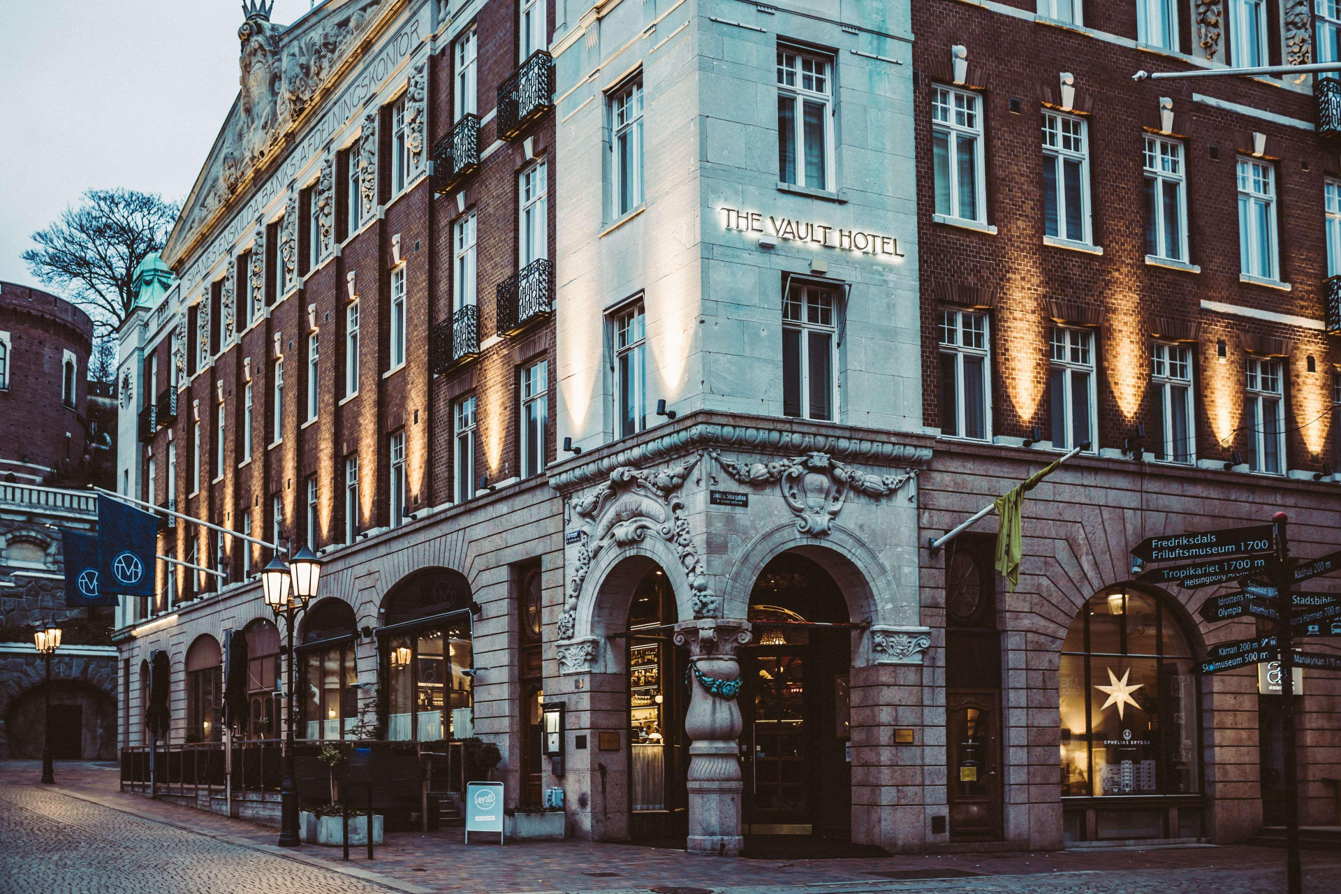 Vista Exterior The Vault Hotel