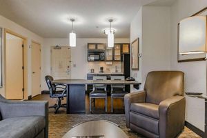 Alojamiento - Sonesta Simply Suites Oklahoma City Airport