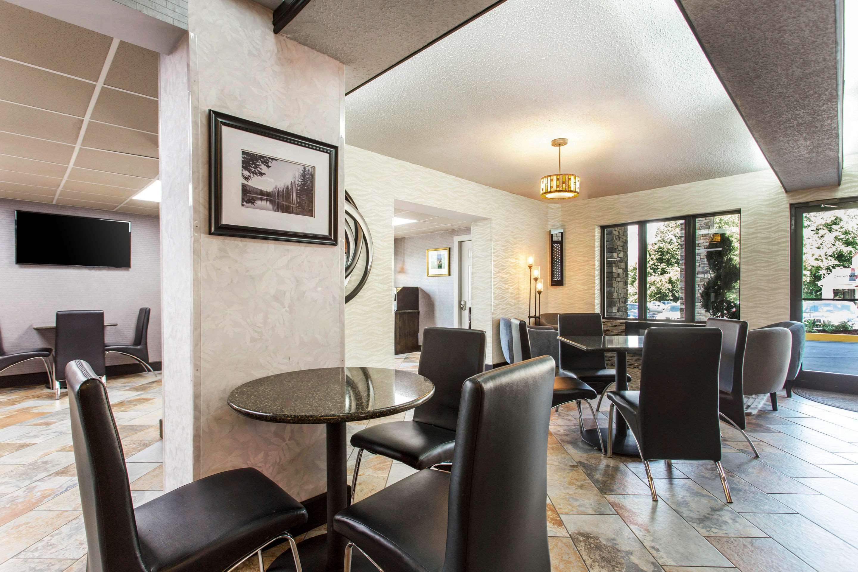 Vista Lobby Quality Inn Black Mountain