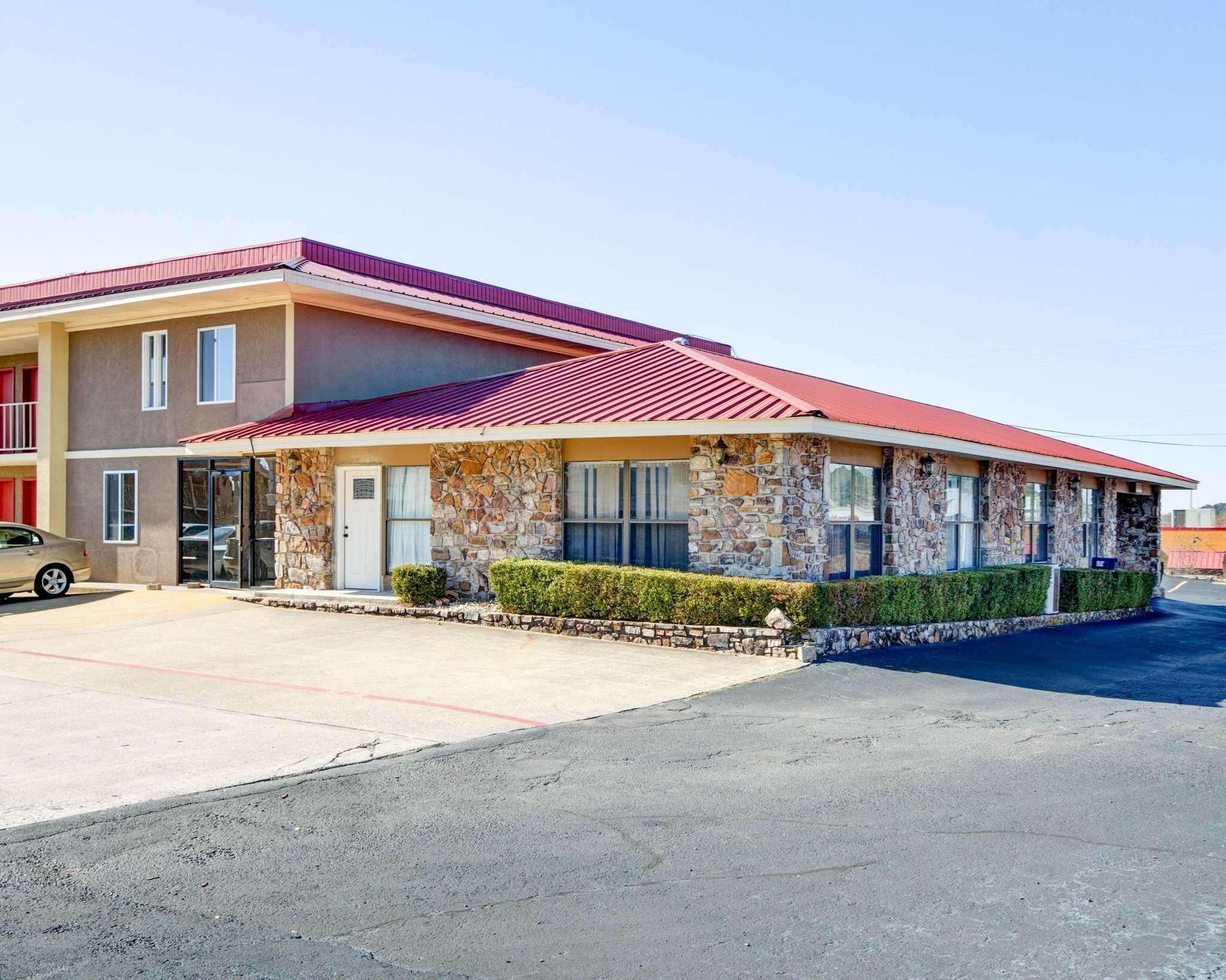 Vista Exterior Quality Inn & Suites Hot Springs-Lake Hamilton