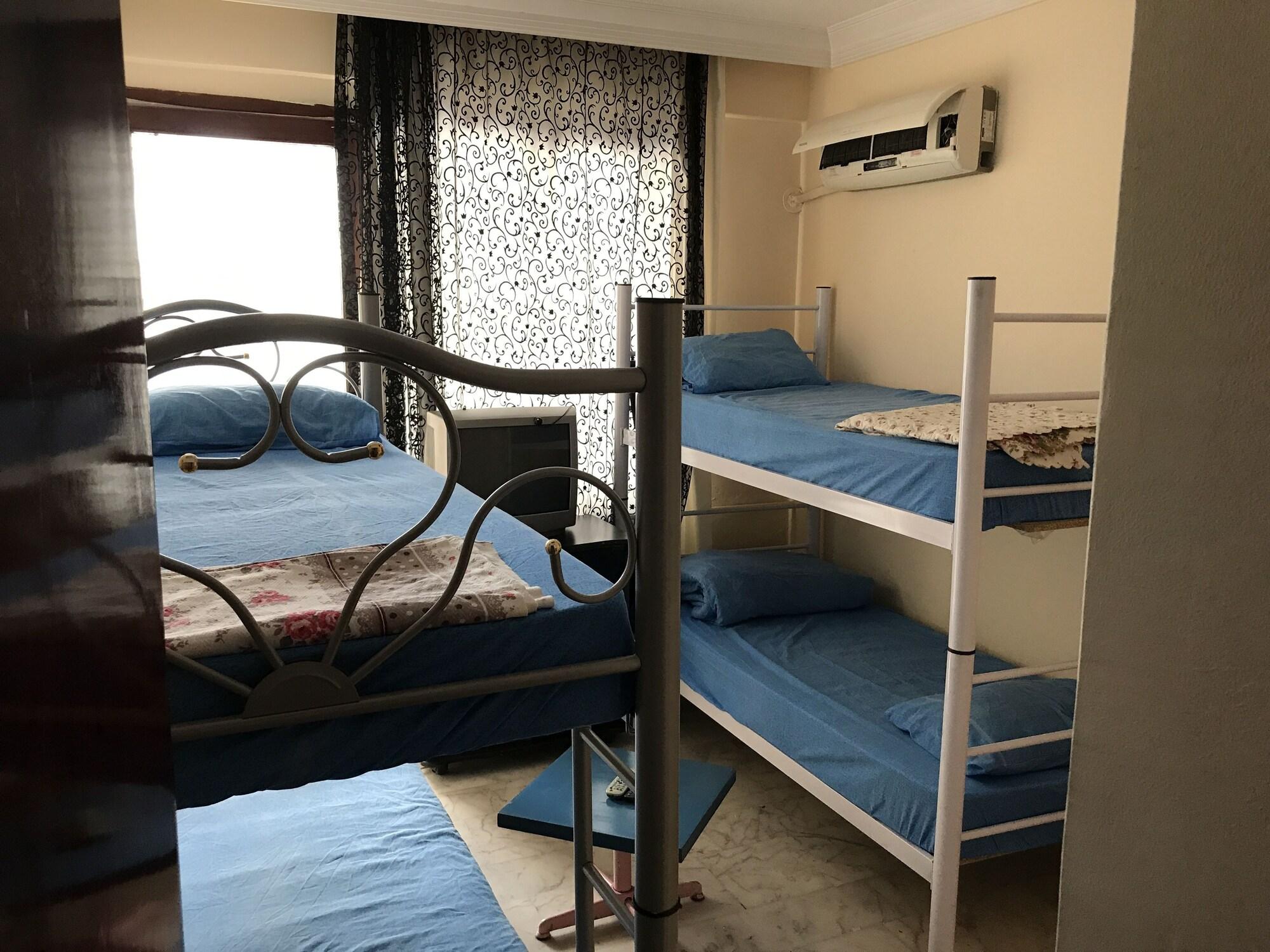 Varios Adana Hostel