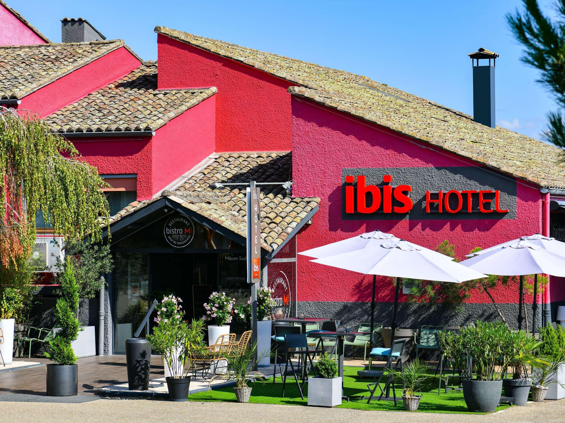 Vista Exterior ibis Macon Sud Crêches