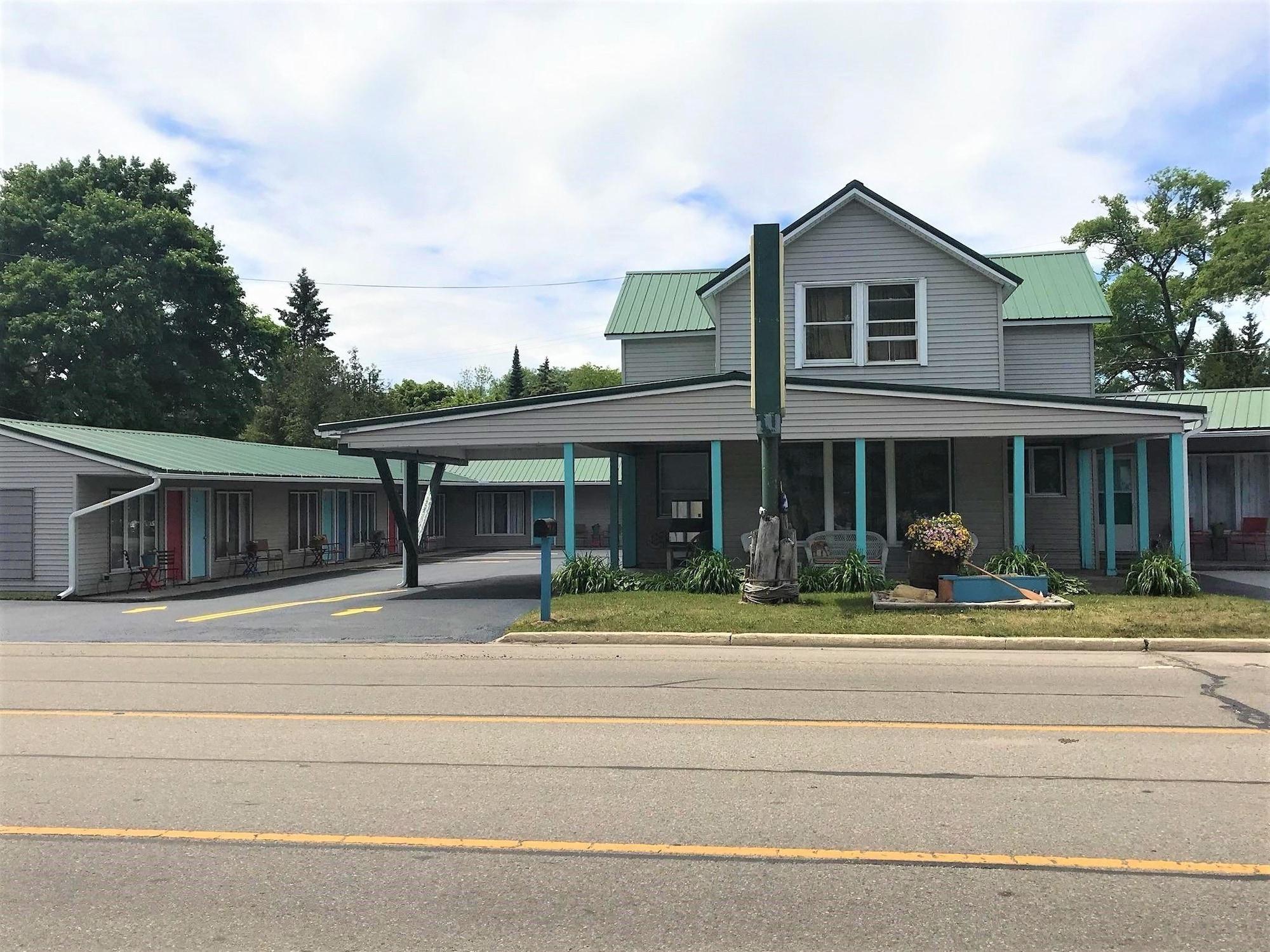 Vista Exterior The Monarch Motel