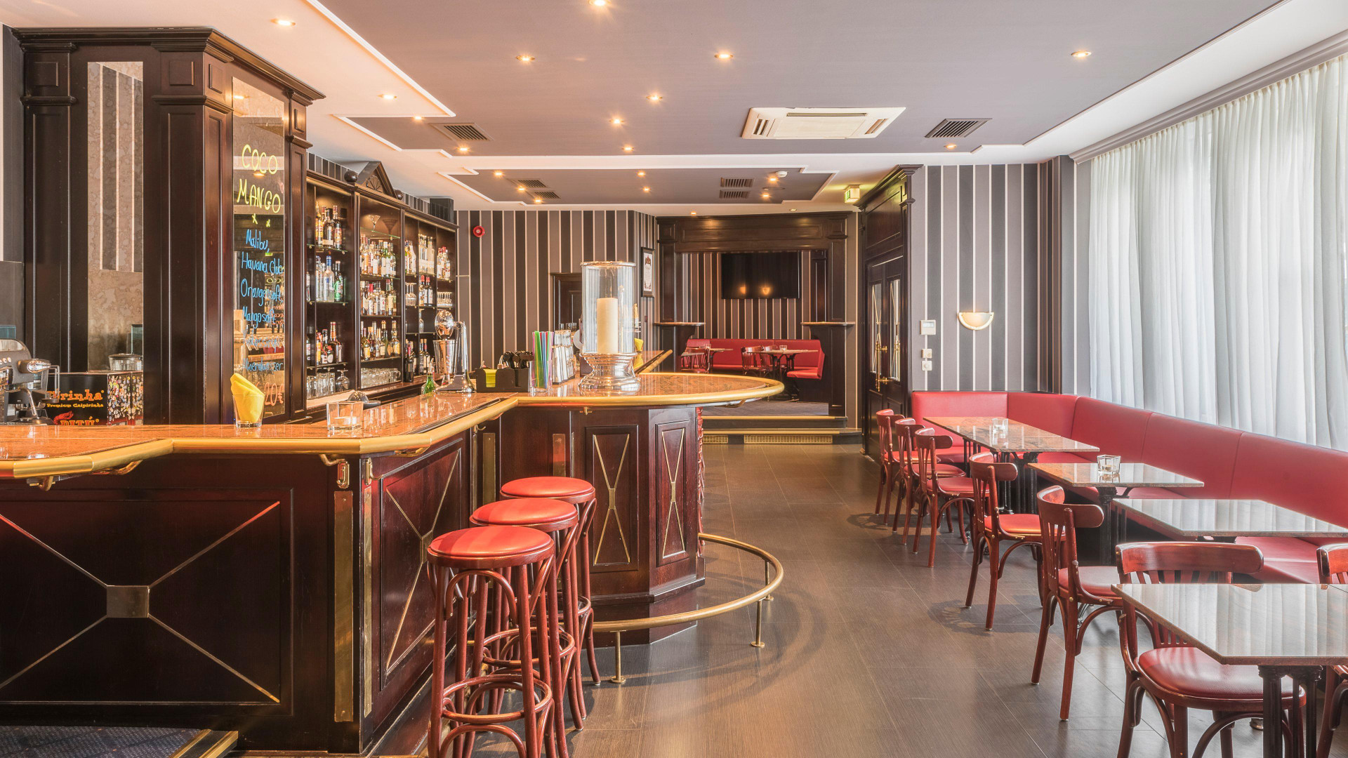 Bar/Salón Holiday Inn Munich-Unterhaching by IHG